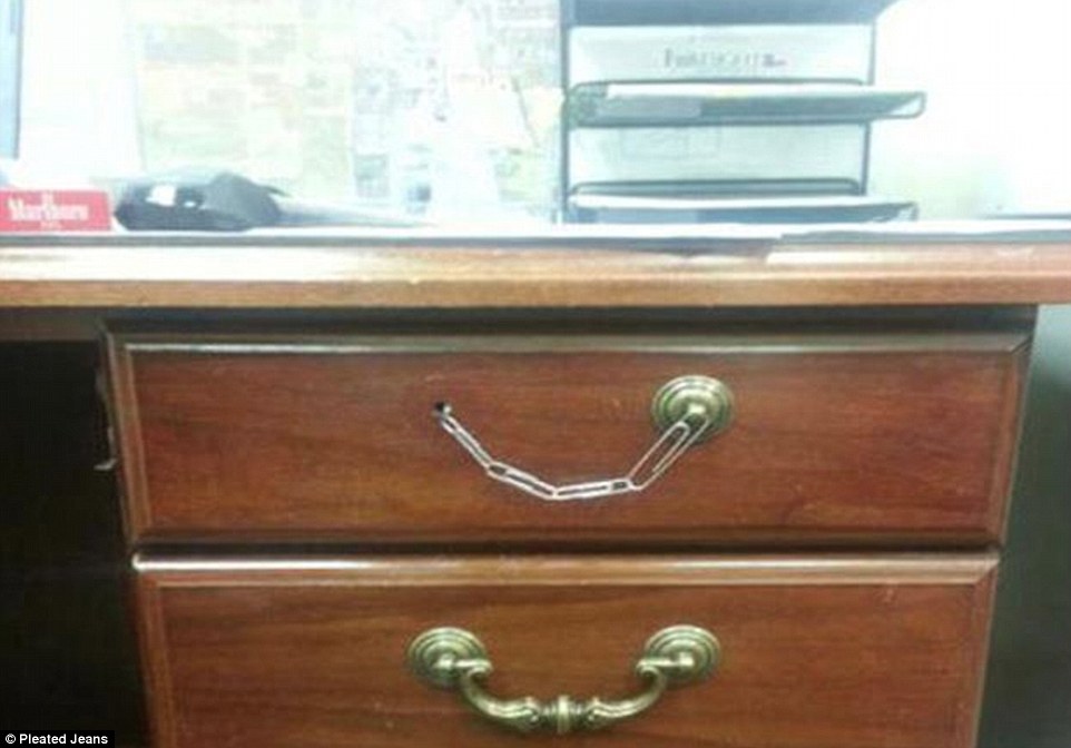 1412789946844_wps_26_HILARIOUS_EXAMPLES_OF_SHO