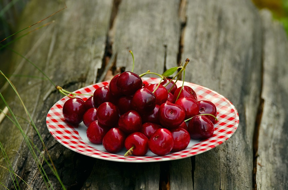 cherries-1503980_960_720.jpg